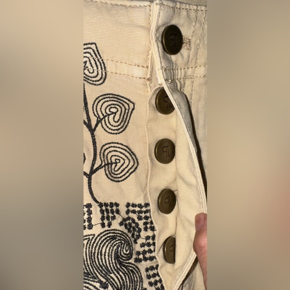 Pilcro designed by Phila for “Anthropologie”  Cotton Beige Pant w/Embroidery - Picture 3 of 6